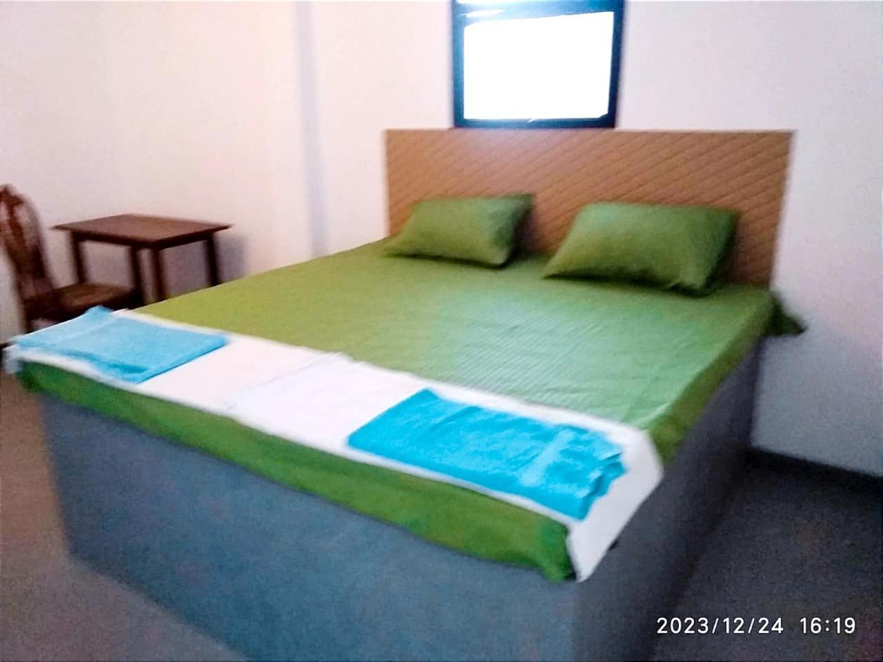 Glance Beach Ahangama Room photo